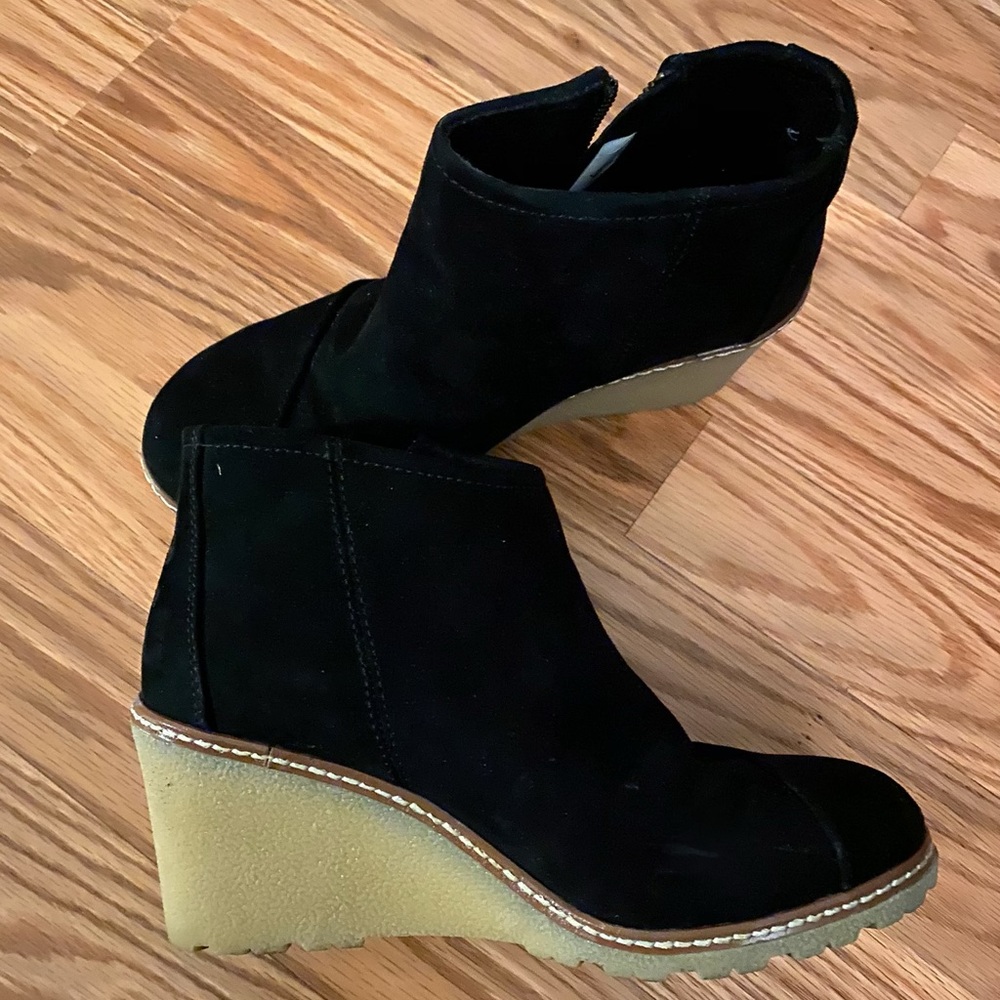 TOMS bootie , black microfiber 6.5